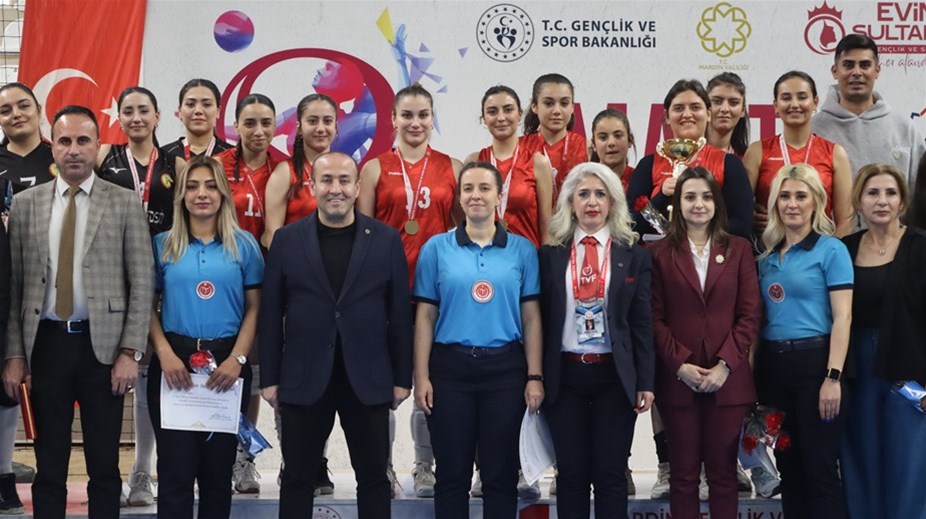 8 MART DÜNYA KADINLAR GÜNÜ EVİNİN SULTANLARI VOLEYBOL FİNAL MÜSABAKASI COŞKUYLA SONA ERDİ.